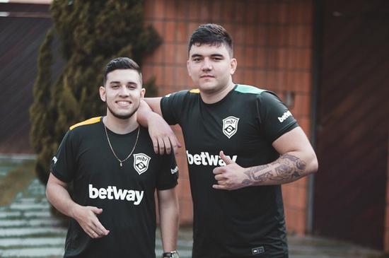 NiKo在瓦大赛中回应记者言论引发热议